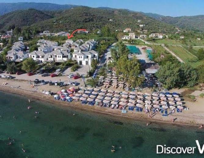 Вилла Poly'S Sea Side House Коропи Экстерьер фото